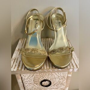 Anne Michelle Gold Heels - 7.5